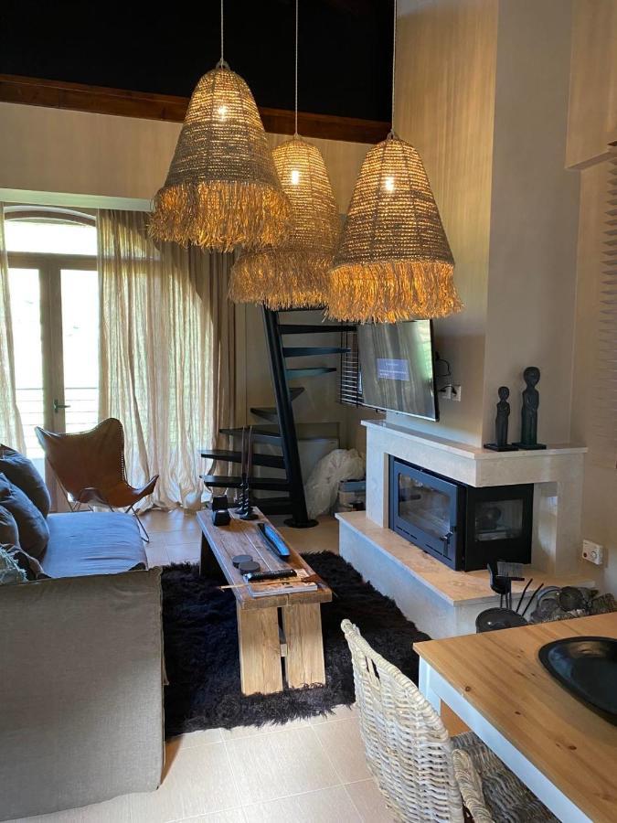 Luxurious Maisonette In The Countryside With A Pool كالافريتا المظهر الخارجي الصورة