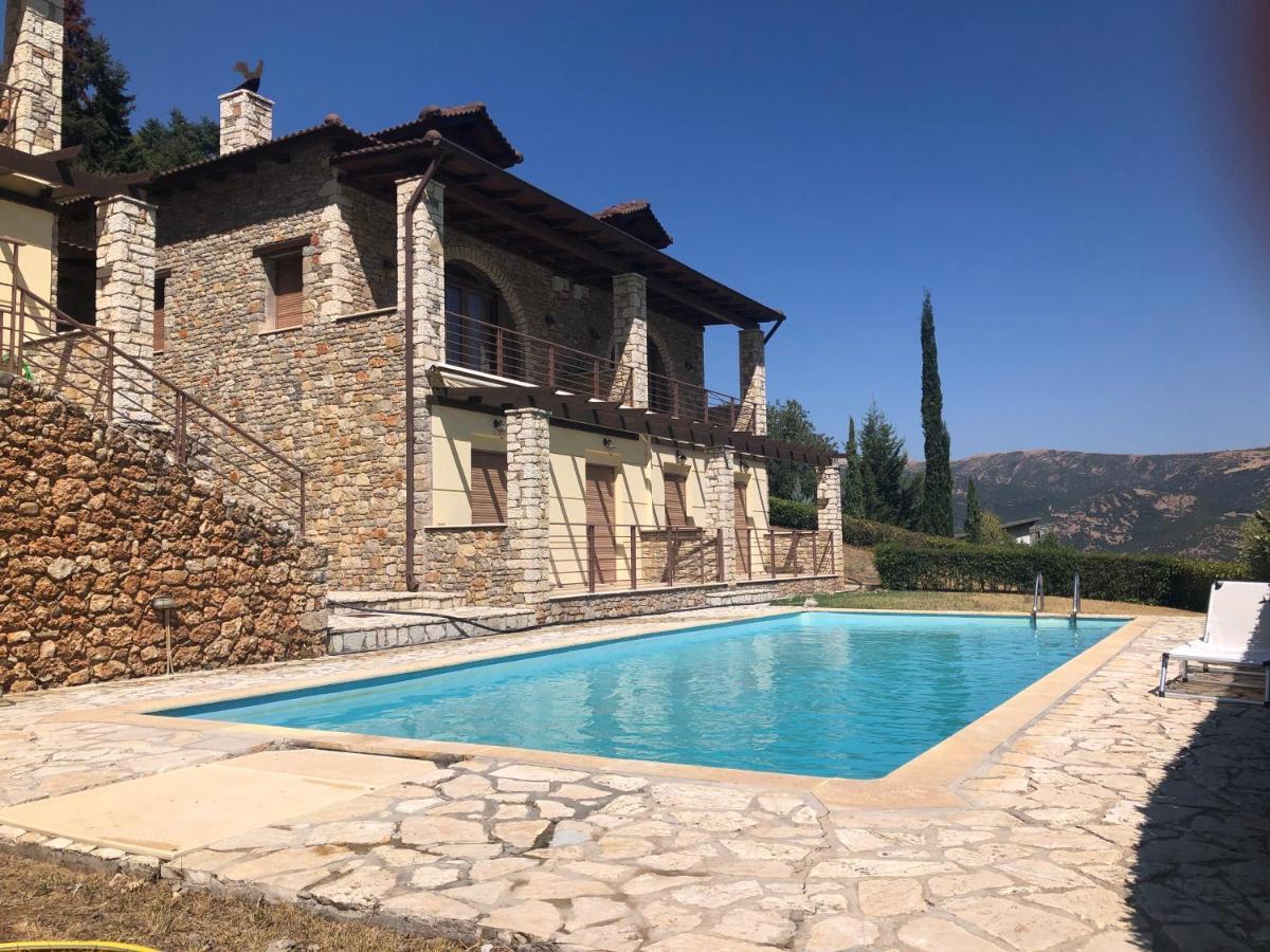 Luxurious Maisonette In The Countryside With A Pool كالافريتا المظهر الخارجي الصورة
